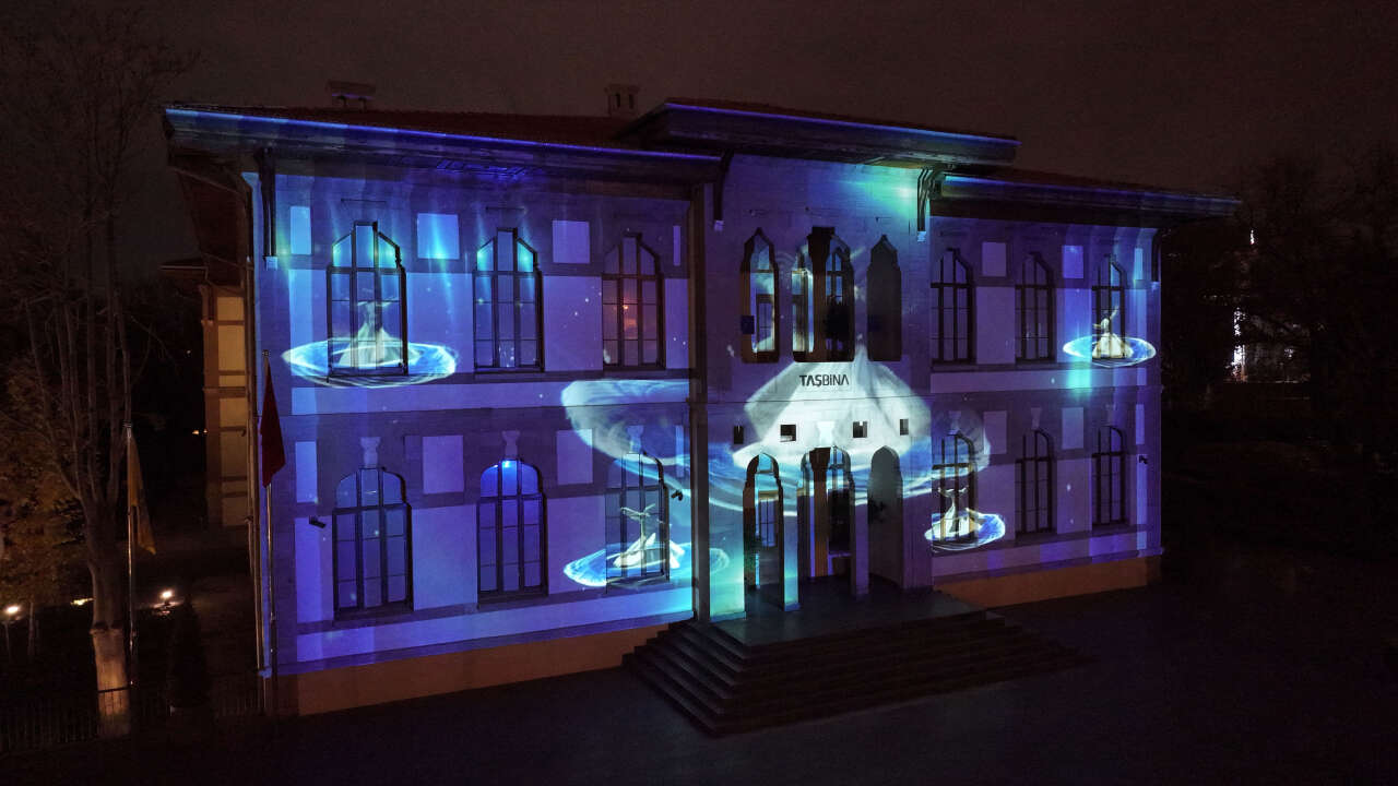 Konya’nın yeni dev ekranı Taş Bina oldu 1